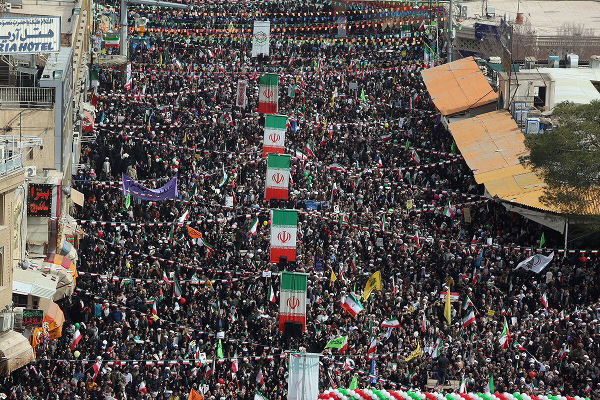 اینجا قم است؛ مردمی که جواب دشمن را کف خیابان دادند