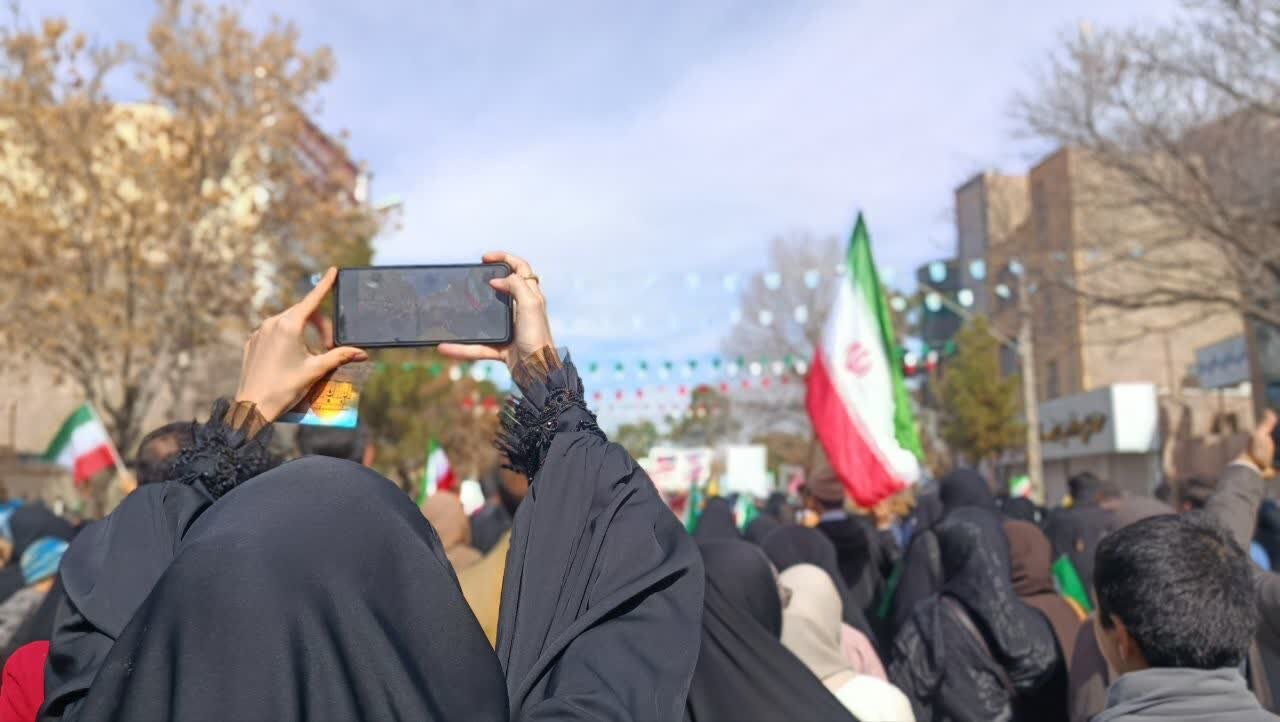 تصاویر/ مراسم راهپیمایی یوم‌الله ۲۲ بهمن در شهر کرمان