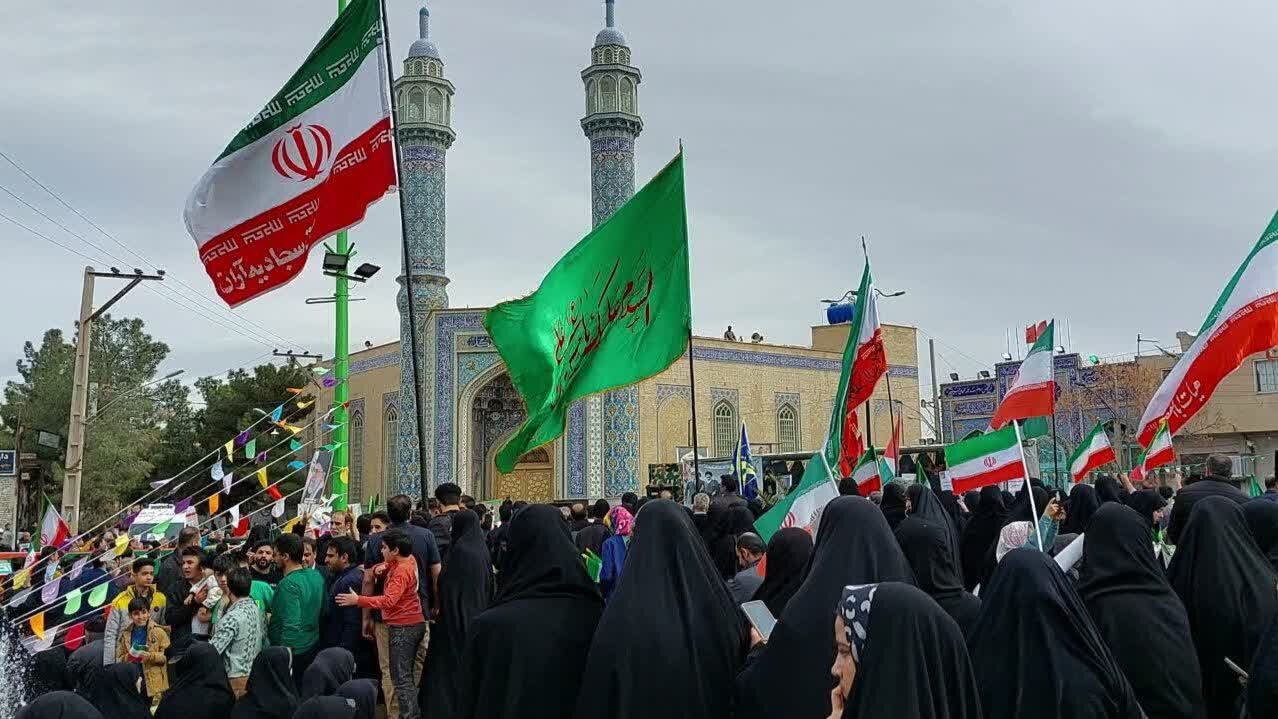 حضور پرشور مردم آران وبیدگل در راهپیمایی یوم‌الله ۲۲ بهمن+عکس