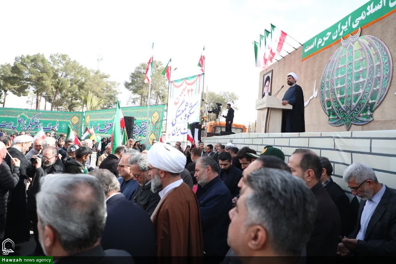 ایران توانسته مسیر پیشرفت را بدون توقف طی کند/پیشرفت‌های علمی و دفاعی کشور نیز خواب را از دشمنان گرفته است