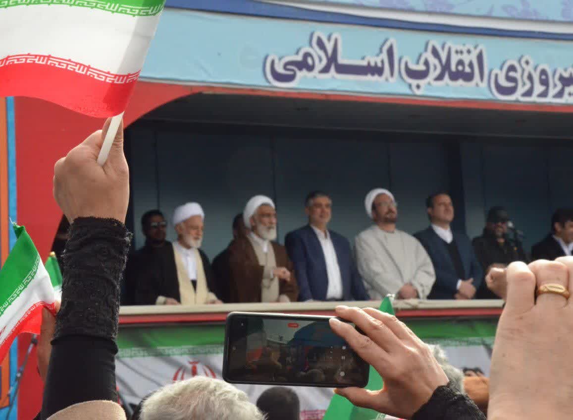 تصاویر/شکوه حضور مردم استان مرکزی در راهپیمایی ۲۲ بهمن_۲