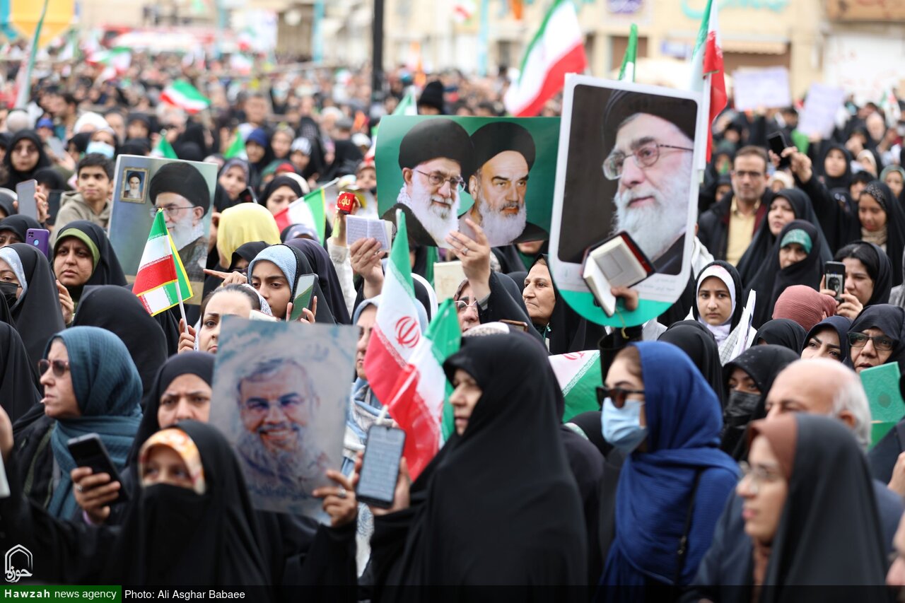 فیلم| خروش مردم شهرستان میبد در ۲۲ بهمن ماه سال ۱۴۰۴