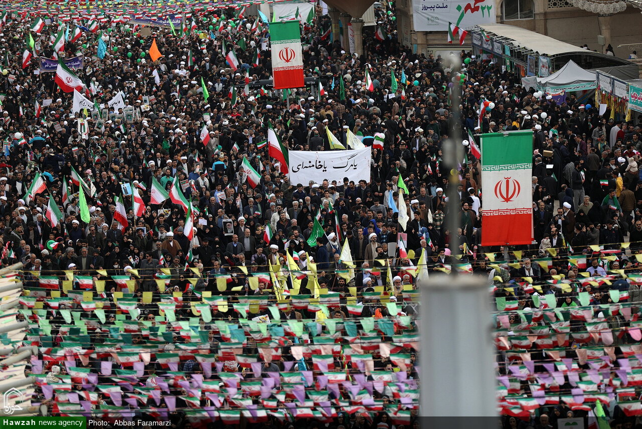 Всплеск революционного энтузиазма на родине революции / Мир наблюдает за героическим подвигом верного народа / Мы стоим твёрдо и не отступим + видео и фото