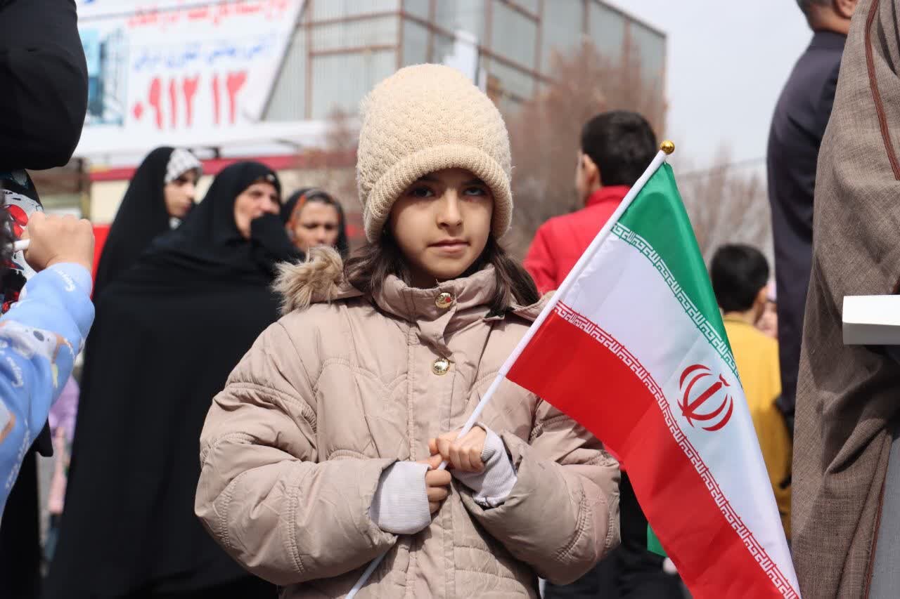 راهپیمایی با شکوه مردم ولایتمدار البرز از کرج تا ماهدشت / حضور مردم روستاهای طالقان در هوای برفی + ویدیو و تصاویر