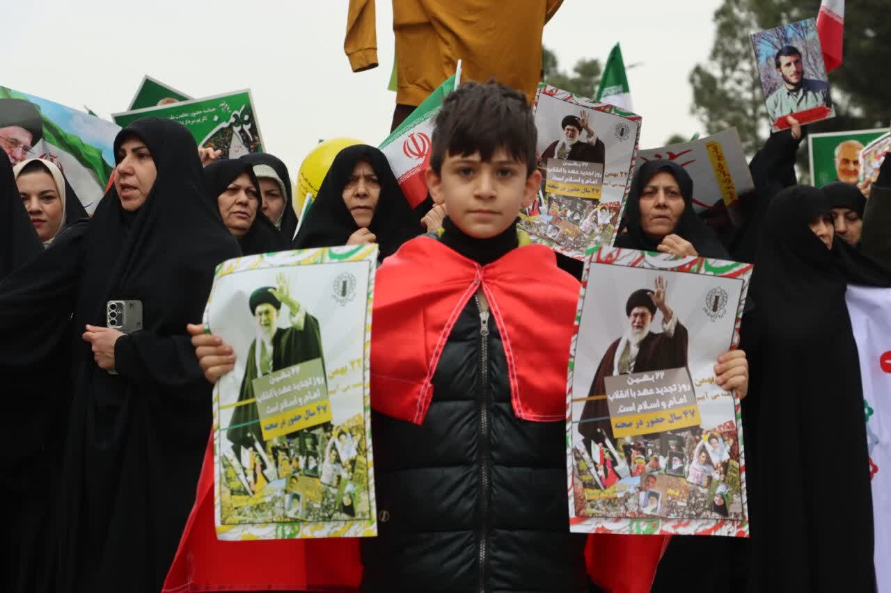 راهپیمایی با شکوه مردم ولایتمدار البرز از کرج تا ماهدشت / حضور مردم روستاهای طالقان در هوای برفی + ویدیو و تصاویر