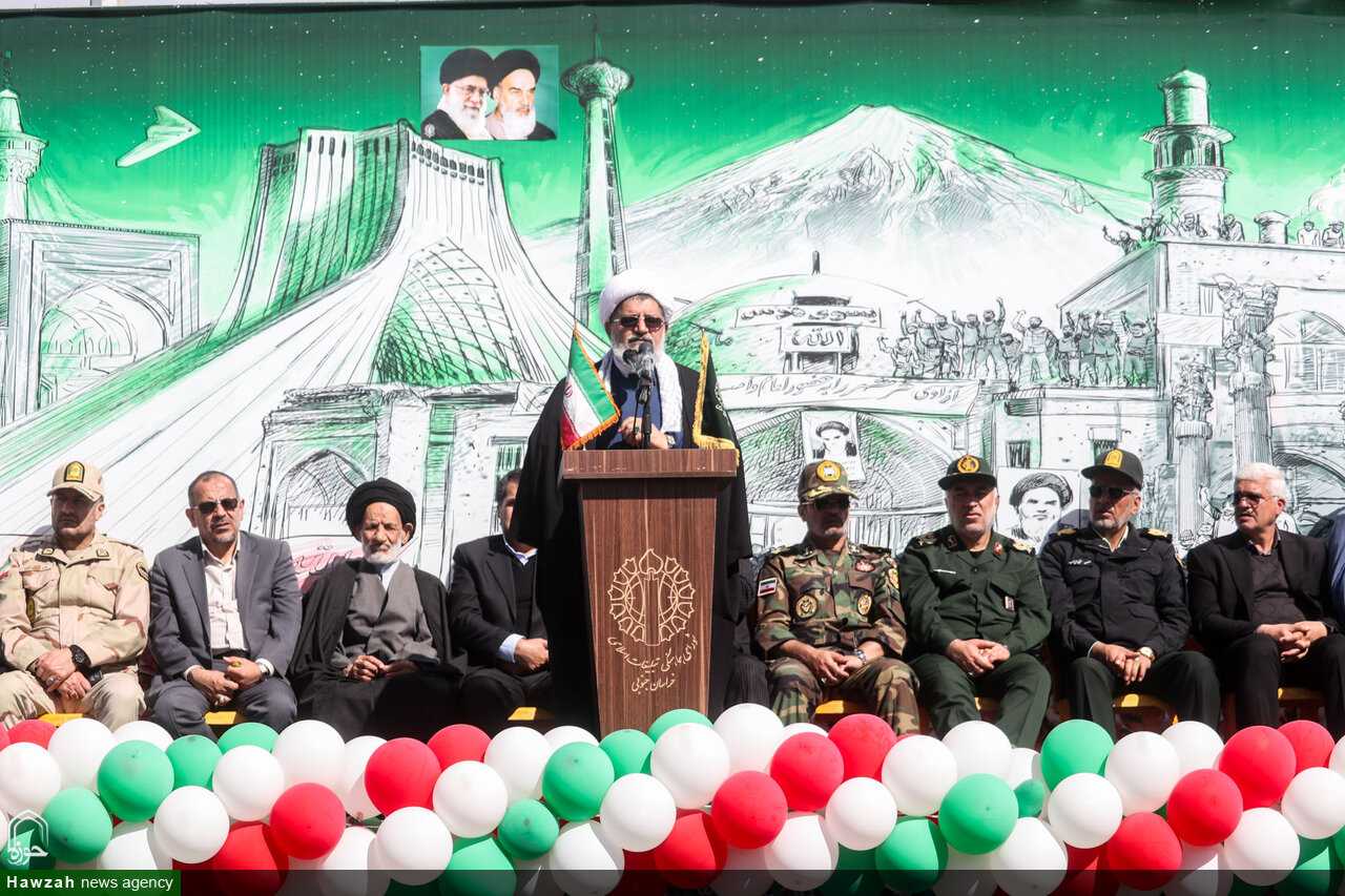 راهپیمایی ۲۲ بهمن میخی بر تابوت استکبار بود