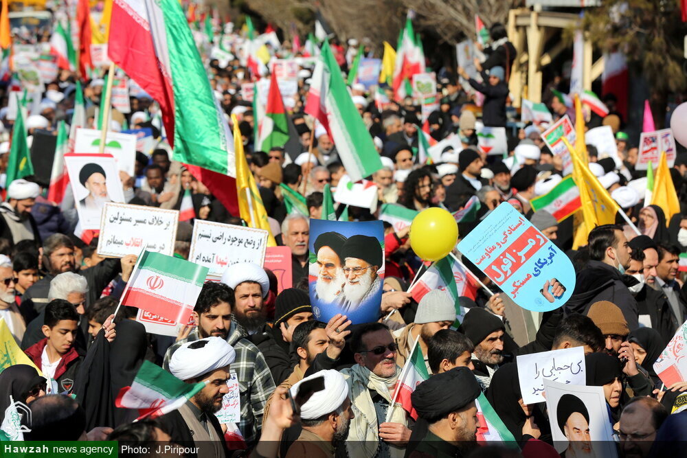 Pawai Nasional 22 Bahman di Iran: Rakyat dan Ulama Bersatu Tegaskan Dukungan pada Pemimpin Revolusi