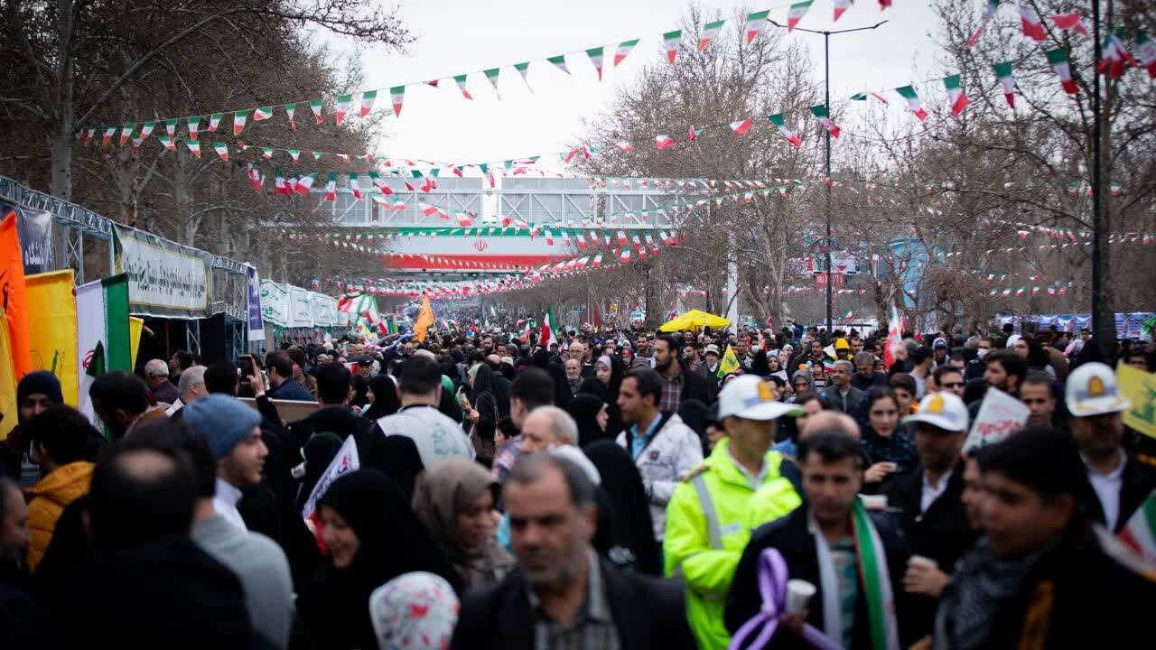 تصاویر/ راهپیمایی ۲۲ بهمن در کرج