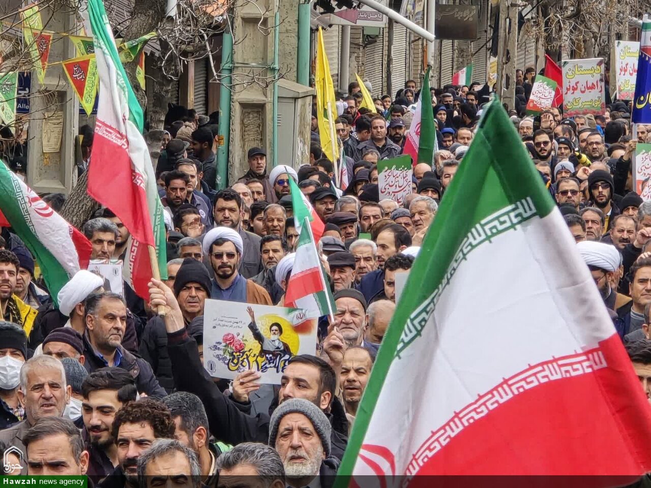 حضور گسترده مردم تویسرکان، جلوه‌ای از اقتدار مردمی انقلاب+فیلم