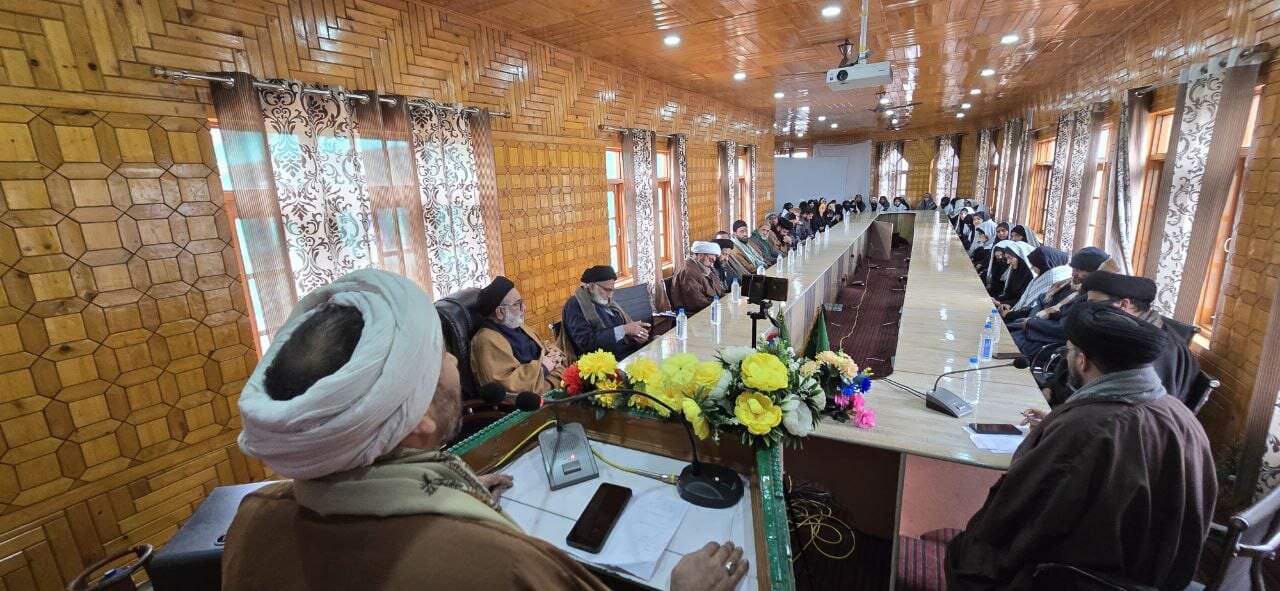 انقلابِ اسلامی ظہور کی تمہید/ پسپائی کی کوئی گنجائش نہیں، آغا سید حسن