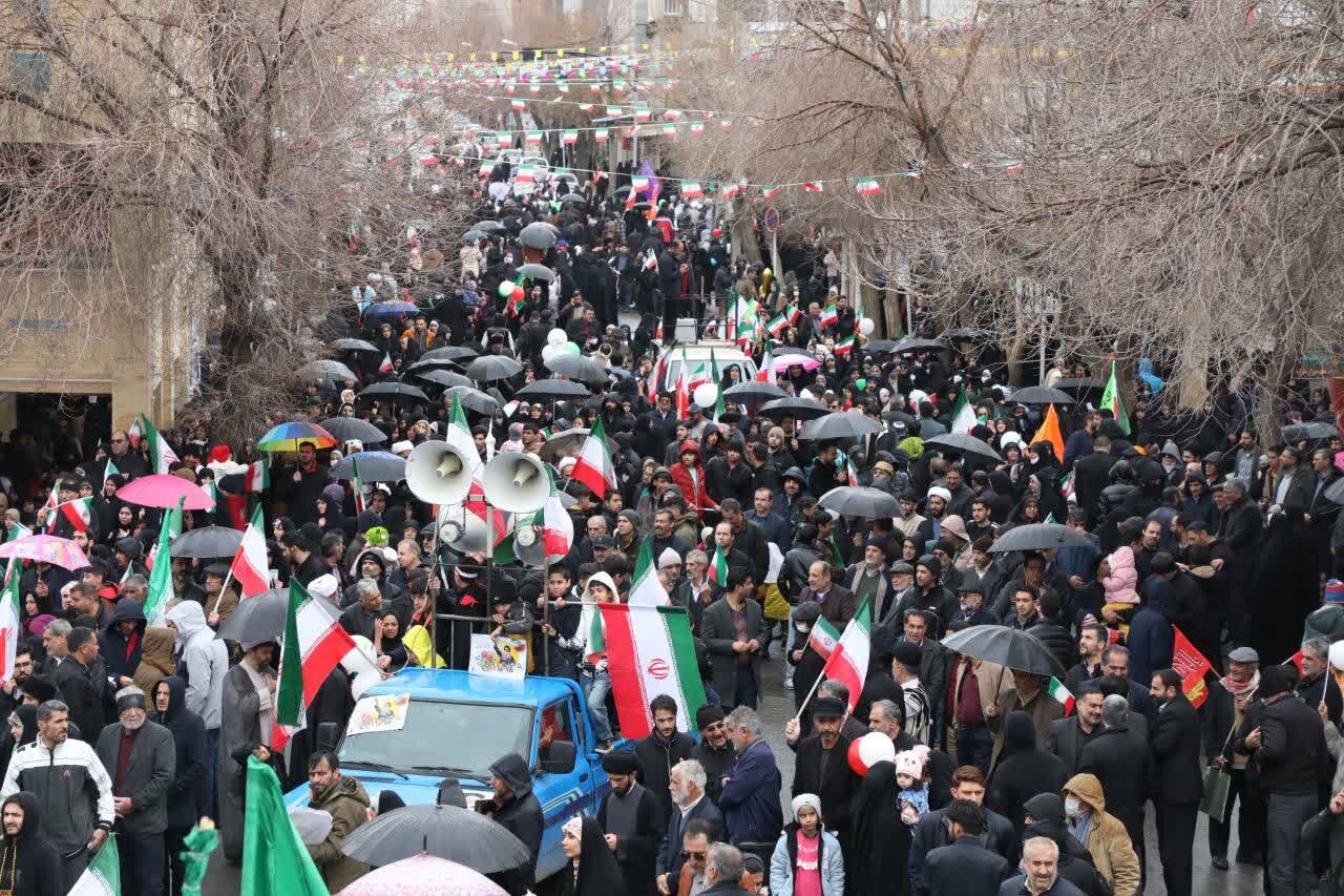 راهپیمایی ۲۲ بهمن پاسخ روشن ملت ایران به جنگ روانی دشمنان است