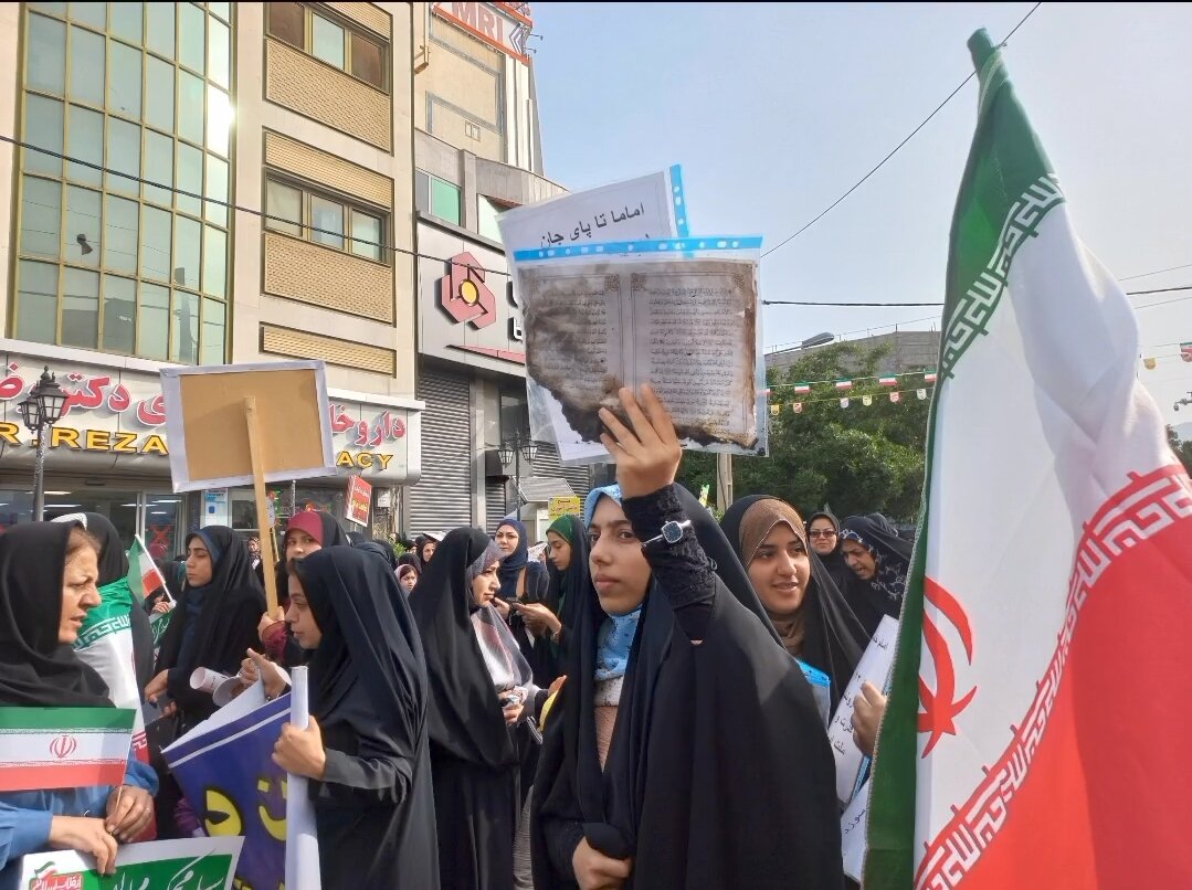 فیلم | حضور بانوان طلبه برازجانی در راهپیمایی ۲۲ بهمن