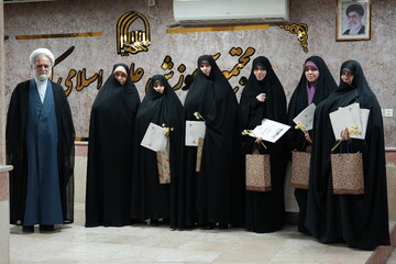 فیلم|  اولین جشنواره قرآنی ظهور فجر به همت مجتمع آموزش علوم انسانی کوثر تهران