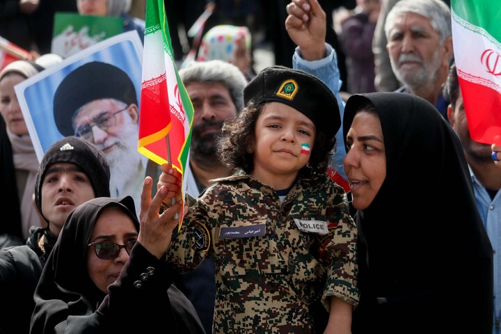 تصاویر| حضور نوجوانان و جوانان در حماسه 22 بهمن مردم بیرجند