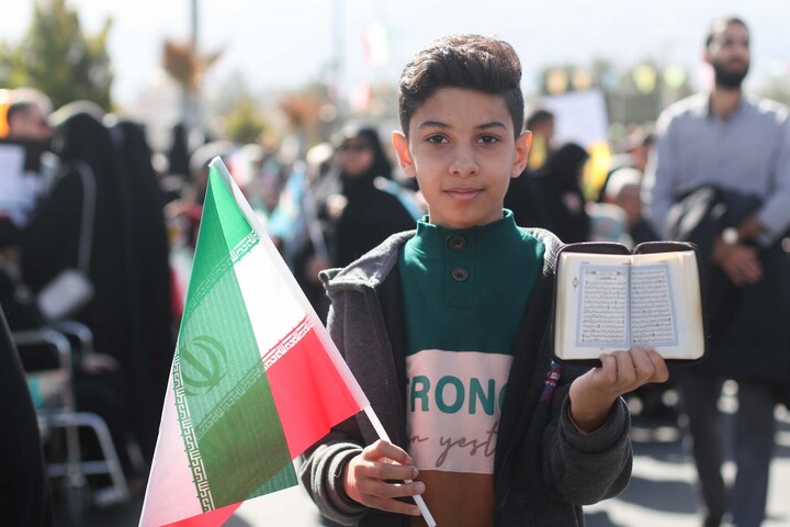 تصاویر| حضور نوجوانان و جوانان در حماسه 22 بهمن مردم بیرجند