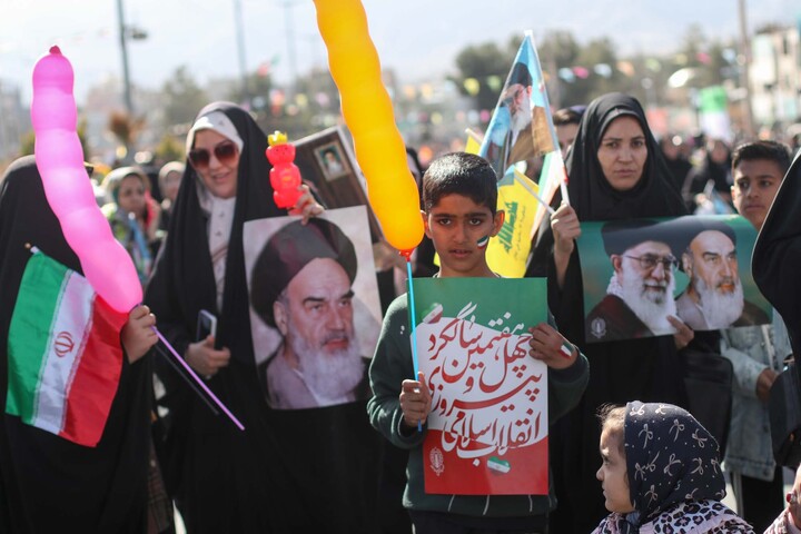 تصاویر| حضور نوجوانان و جوانان در حماسه 22 بهمن مردم بیرجند