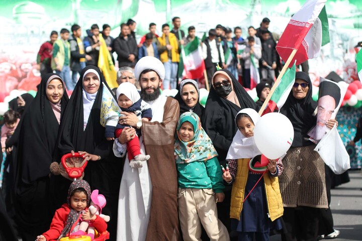 تصاویر| حضور نوجوانان و جوانان در حماسه 22 بهمن مردم بیرجند