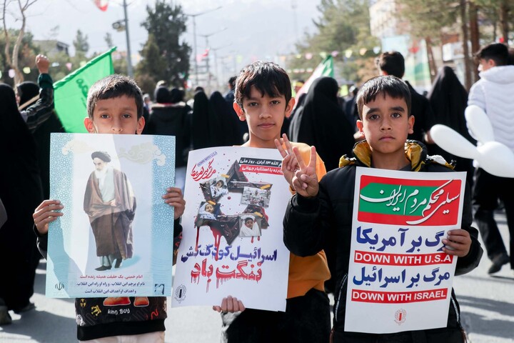 تصاویر| حضور نوجوانان و جوانان در حماسه 22 بهمن مردم بیرجند