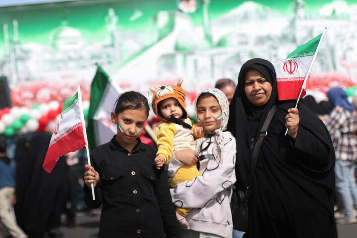 تصاویر| حضور نوجوانان و جوانان در حماسه 22 بهمن مردم بیرجند