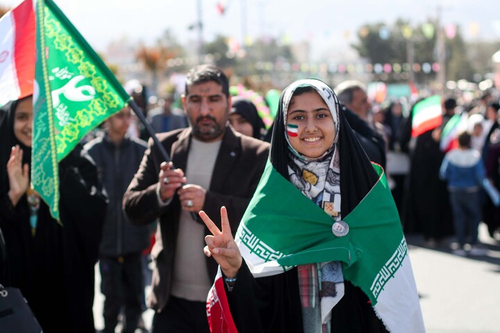 تصاویر| حضور نوجوانان و جوانان در حماسه 22 بهمن مردم بیرجند