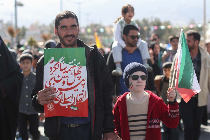 تصاویر| حضور نوجوانان و جوانان در حماسه 22 بهمن مردم بیرجند
