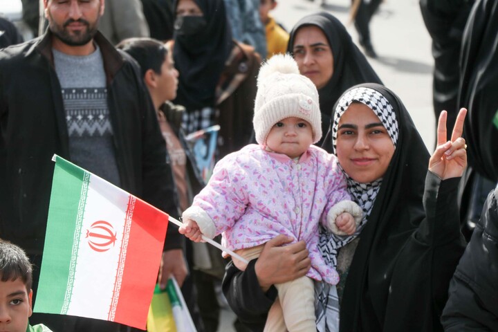 تصاویر| حضور نوجوانان و جوانان در حماسه 22 بهمن مردم بیرجند