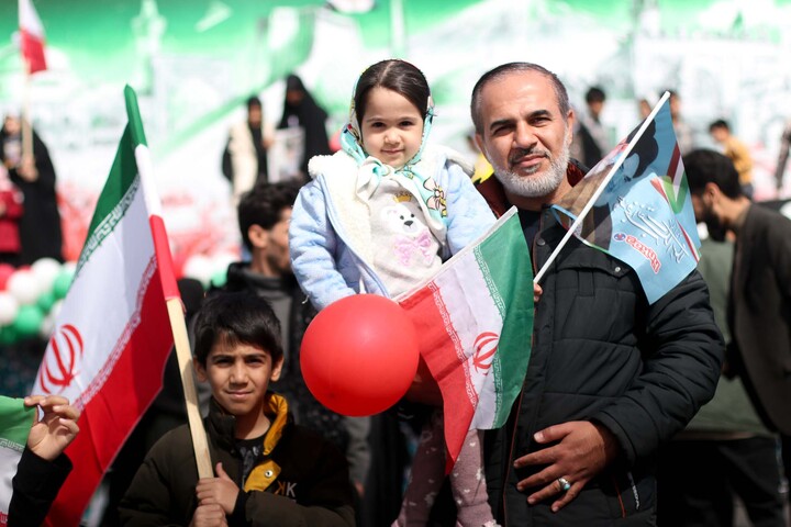 تصاویر| حضور نوجوانان و جوانان در حماسه 22 بهمن مردم بیرجند
