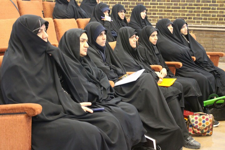 تصاویر/ نشست هم‌ اندیشی اساتید و مدیران حوزه معارف اسلام ناب استان‌ کرمان