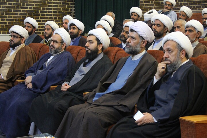 تصاویر/ نشست هم‌ اندیشی اساتید و مدیران حوزه معارف اسلام ناب استان‌ کرمان