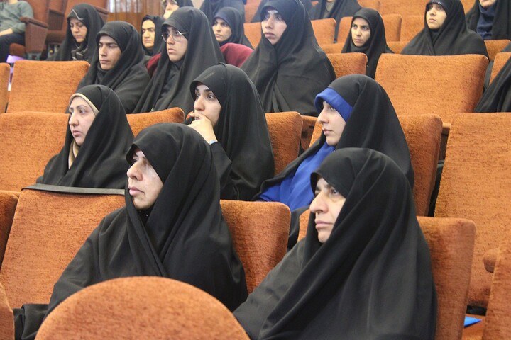 تصاویر/ نشست هم‌ اندیشی اساتید و مدیران حوزه معارف اسلام ناب استان‌ کرمان