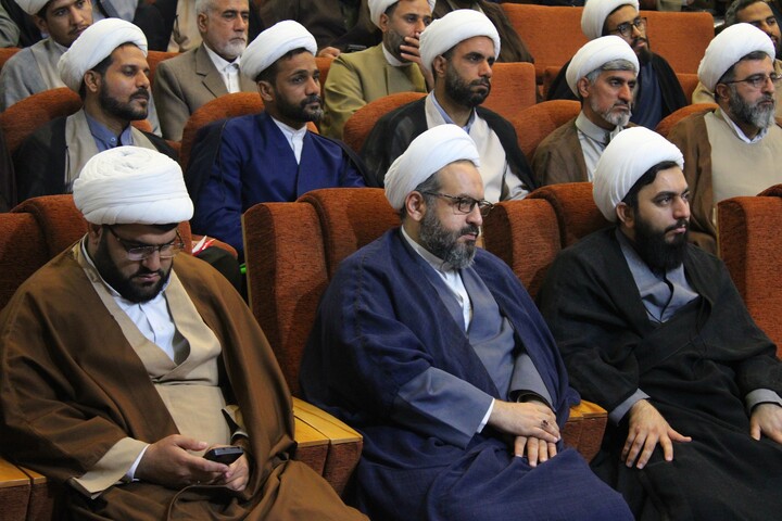 تصاویر/ نشست هم‌ اندیشی اساتید و مدیران حوزه معارف اسلام ناب استان‌ کرمان