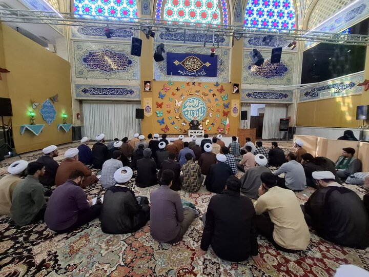 تصویر/همایش طلاب، روحانیون، مبلغین، مبلغات و ائمه جماعات کاشان