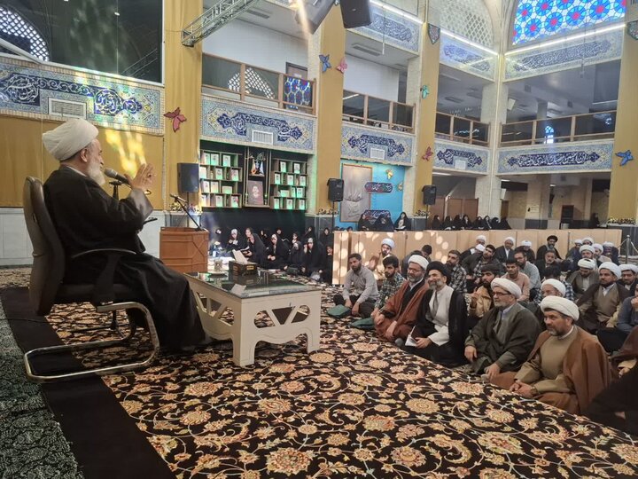 تصویر/همایش طلاب، روحانیون، مبلغین، مبلغات و ائمه جماعات کاشان