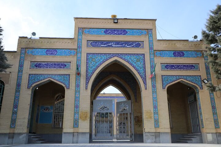 تصاویر/ادای احترام استاندار مرکزی به مقام شامخ شهدای گمنام شهر مهاجران