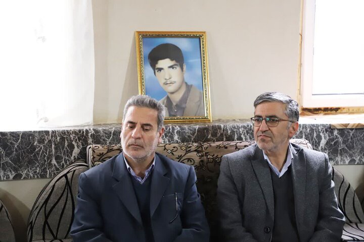 تصاویر/دیدار استاندار با خانواده شهید شمسی