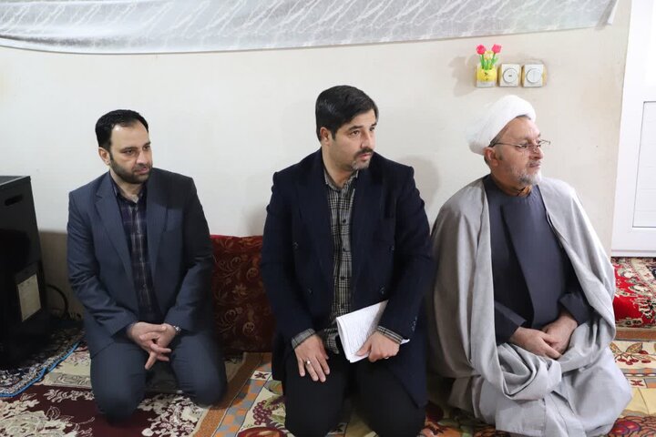 تصاویر/دیدار استاندار با خانواده شهید شمسی