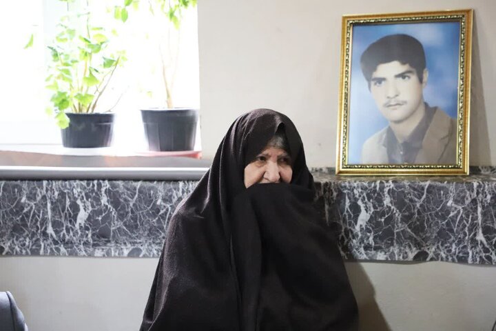 تصاویر/دیدار استاندار با خانواده شهید شمسی