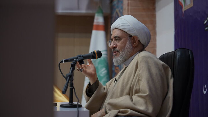 نشست  اساتید سطوح عالی حوزه ،پژوهشگران وفضلای عرصه علم فقه با حضرت آیت الله اراکی عضو محترم شورای عالی حوزه علمیه