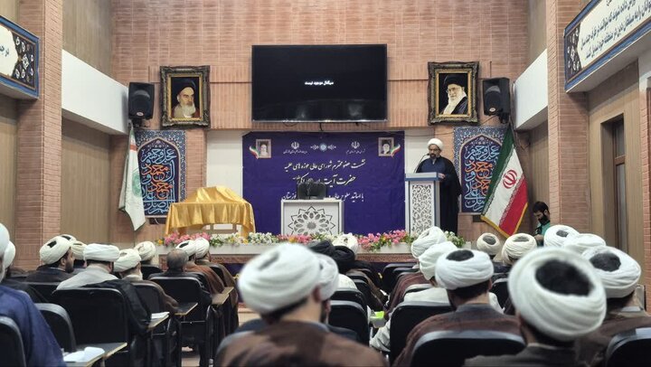 نشست  اساتید سطوح عالی حوزه ،پژوهشگران وفضلای عرصه علم فقه با حضرت آیت الله اراکی عضو محترم شورای عالی حوزه علمیه