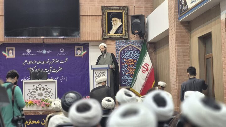 نشست  اساتید سطوح عالی حوزه ،پژوهشگران وفضلای عرصه علم فقه با حضرت آیت الله اراکی عضو محترم شورای عالی حوزه علمیه