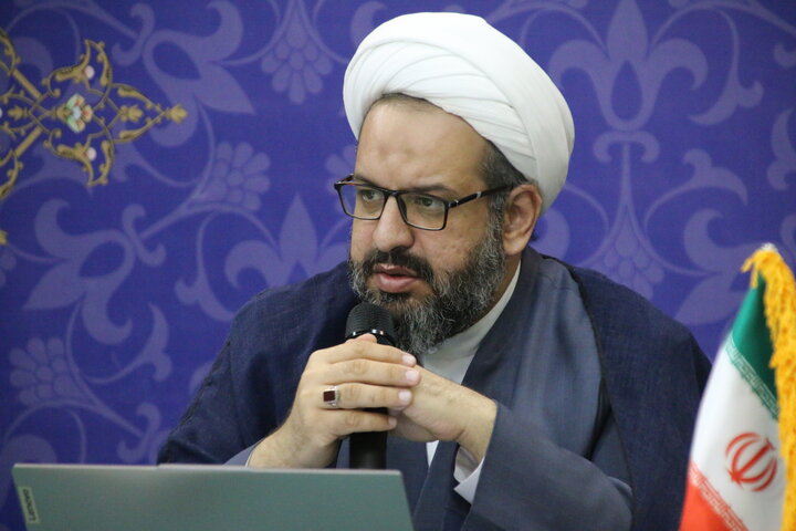 تصاویری از برگزاری جلسه اختتامیه اجلاسیه مدیران حوزه علمیه استان کرمان در کرمان.