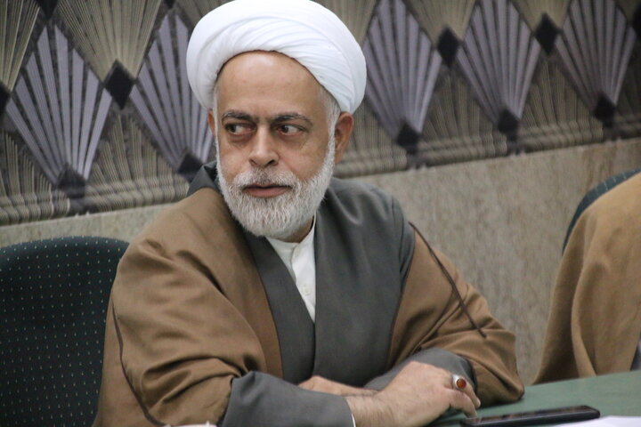 تصاویری از برگزاری جلسه اختتامیه اجلاسیه مدیران حوزه علمیه استان کرمان در کرمان.