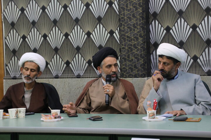 تصاویری از برگزاری جلسه اختتامیه اجلاسیه مدیران حوزه علمیه استان کرمان در کرمان.