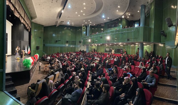 تصاویر/ جشن انقلاب اسلامی در مسجد ولیعصر(عج)