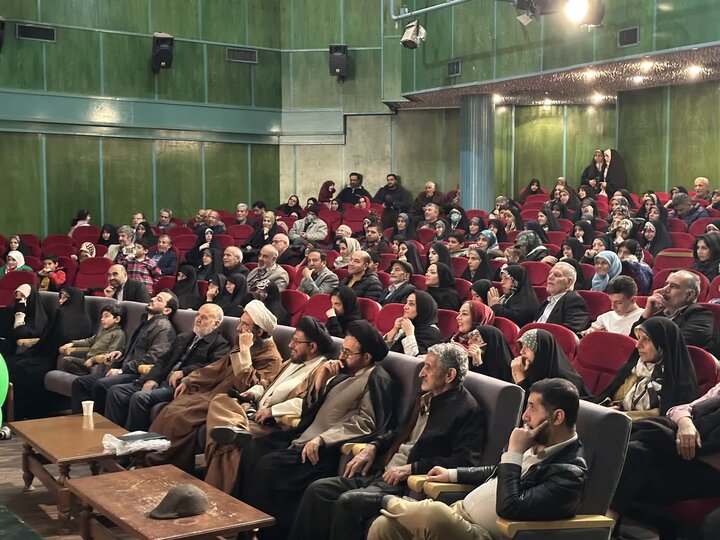 تصاویر/ جشن انقلاب اسلامی در مسجد ولیعصر(عج)