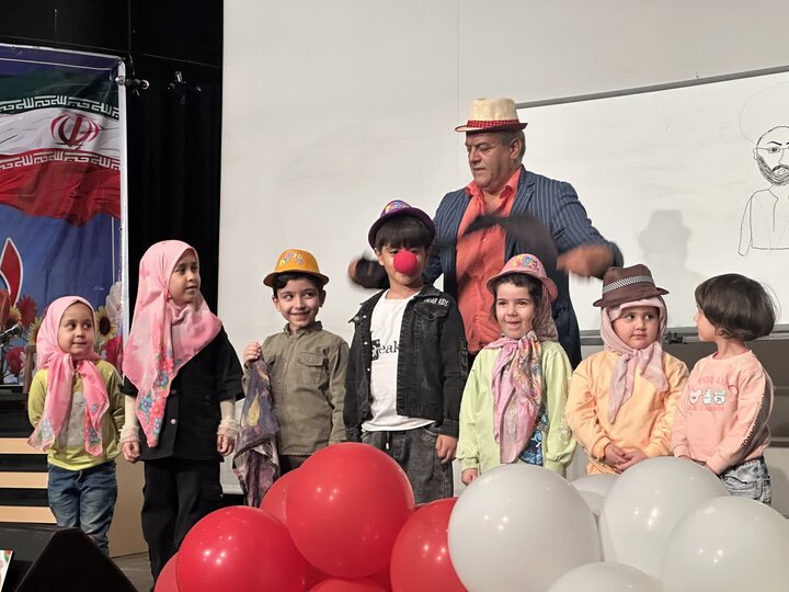 تصاویر/ جشن انقلاب اسلامی در مسجد ولیعصر(عج)