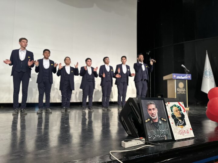 تصاویر/ جشن انقلاب اسلامی در مسجد ولیعصر(عج)