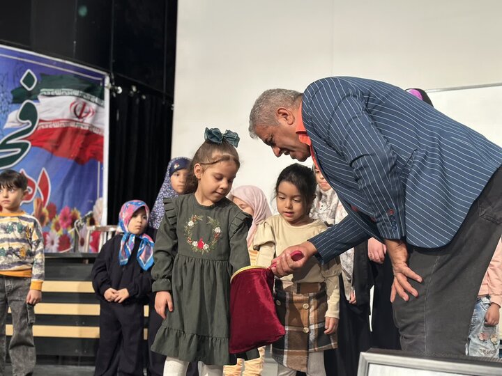 تصاویر/ جشن انقلاب اسلامی در مسجد ولیعصر(عج)