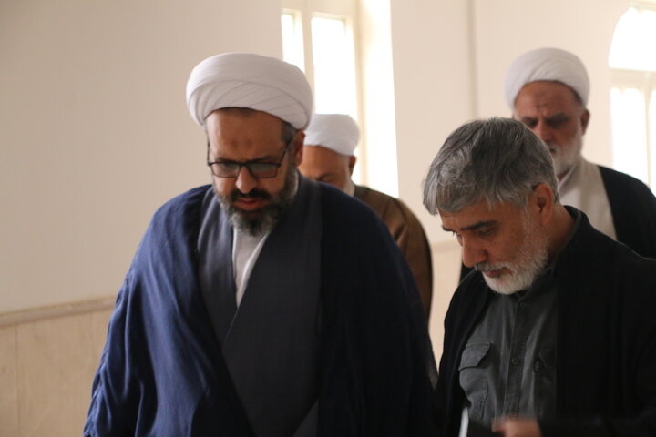 بازدید مجید دوستعلی نماینده کرمان در مجلس شورای اسلامی از پروژه در حال ساخت مدرسه علمیه امام صادق(ع) با حضور مدیر و معاونان حوزه علمیه استان کرمان.