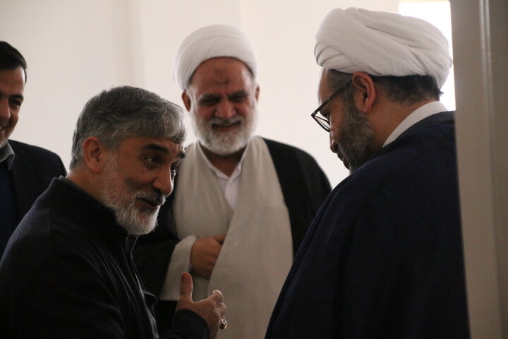 بازدید مجید دوستعلی نماینده کرمان در مجلس شورای اسلامی از پروژه در حال ساخت مدرسه علمیه امام صادق(ع) با حضور مدیر و معاونان حوزه علمیه استان کرمان.